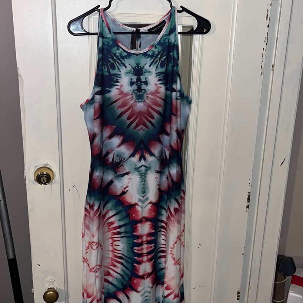 Ashley Stewart size 14/16 tie die summer dress. It is 100% polyester.